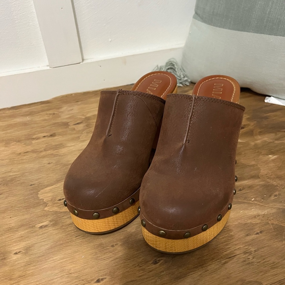 Brown Leather Clogs with Wooden Sole